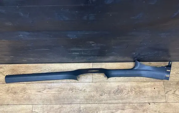 Volkswagen Golf V Front sill trim cover 1K5853371