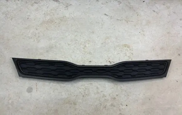 KIA Rio Front bumper upper radiator grill 863511W220 G009