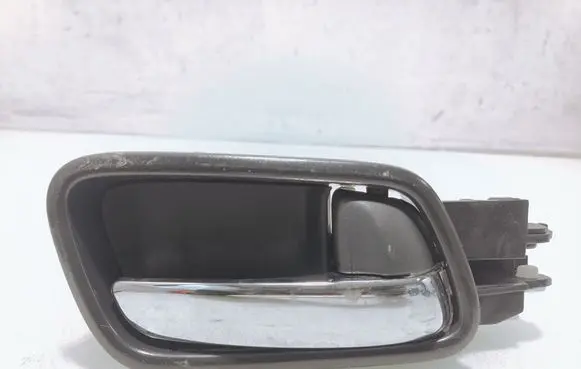 Honda CR-V Front door interior handle