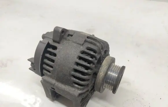 Renault Megane II Generator/alternator C542664R TG11C011 20110218