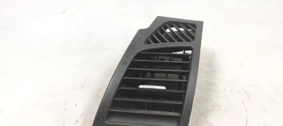 BMW 1 E82 E88 Dashboard side air vent grill/cover trim 7059187