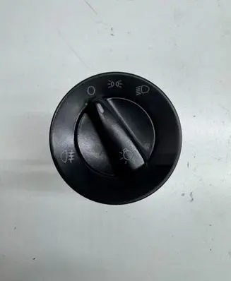 Volkswagen Golf IV Light switch 1C0941531 04052030