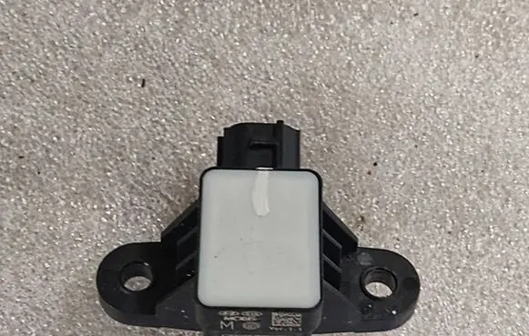 Hyundai Ioniq Airbag deployment crash/impact sensor 170503P00053F1