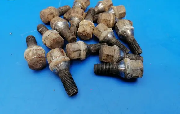 Nissan Note (E11) Nuts/bolts 