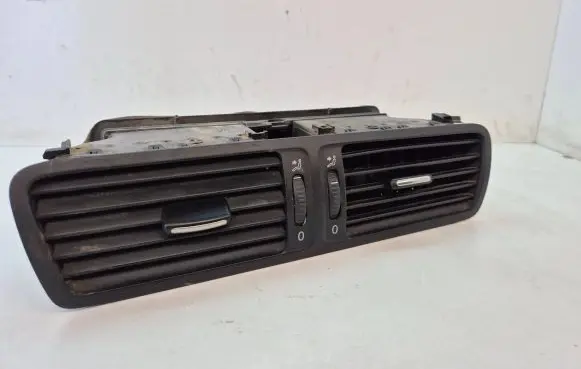 Volkswagen PASSAT B6 Dash center air vent grill 3C2819728D P0110957