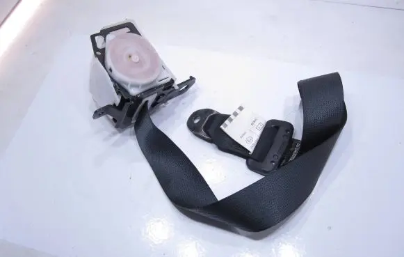 Mitsubishi Lancer Evolution Rear seatbelt TKAB0N679 JSD4604