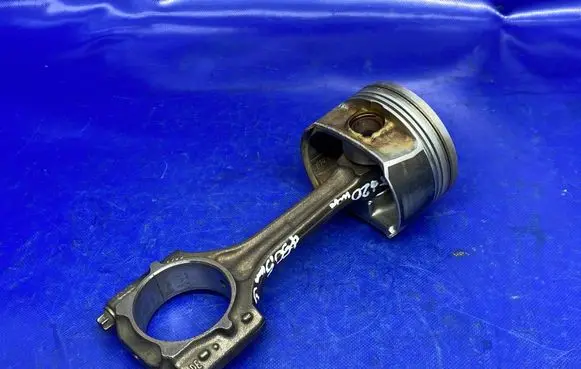 Audi A4 S4 B7 8E 8H Piston 82L143 06DD