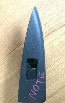 Nissan Note (E11) Electric window control switch 25411ED00A