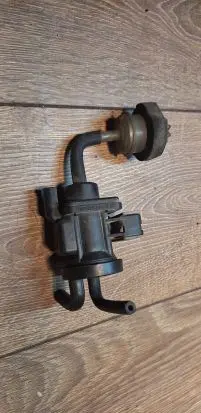 Mercedes-Benz E W210 Turbo solenoid valve A0005450527
