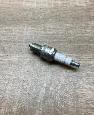 Volkswagen I LT Spark plug N281YC