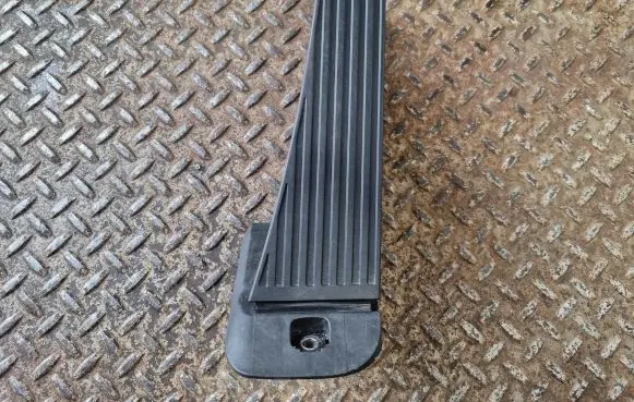 Volvo XC60 Accelerator throttle pedal 32269124