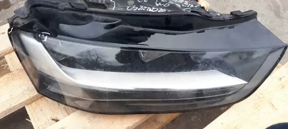 Audi A4 S4 B8 8K Headlight/headlamp
