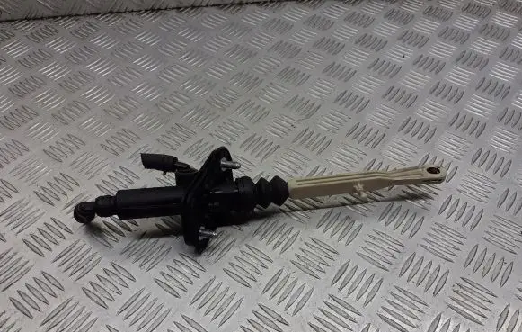 Volvo S60 Clutch release bearing slave cylinder 8636540