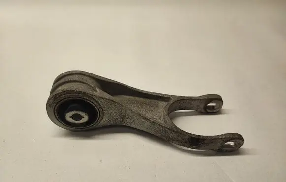 Porsche Macan (95B) Engine mounting bracket 95B199331 MM01B931410