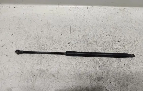 Toyota Verso Tailgate/trunk strut/damper