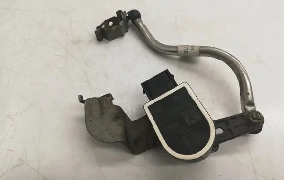 BMW 5 F10 F11 Headlight/headlamp level sensor 686084301