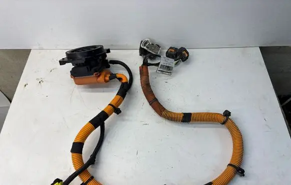 Peugeot 3008 II Electric car charge socket 9835378280