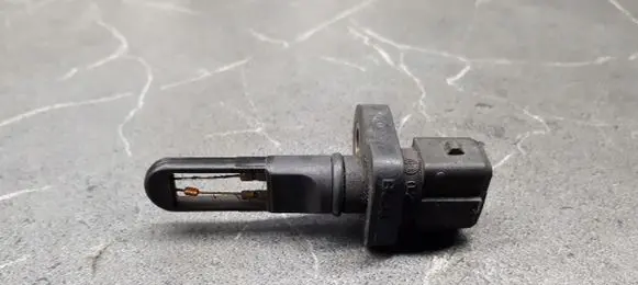 Audi A3 S3 8L Outside/exterior temperature sensor 058905379
