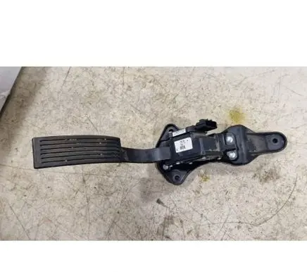 Hyundai Santa Fe Accelerator throttle pedal 