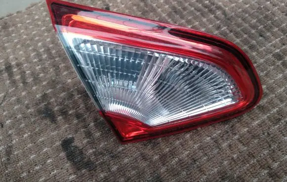 Nissan Qashqai Tailgate rear/tail lights B26555BR01A 89503189