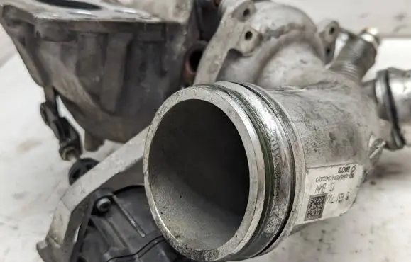 BMW 2 F46 Turbo 8631700 0650495028