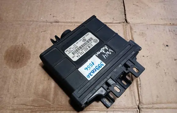 Volkswagen Golf IV Gearbox control unit/module 01M927733FA PS010040 5DG00792107