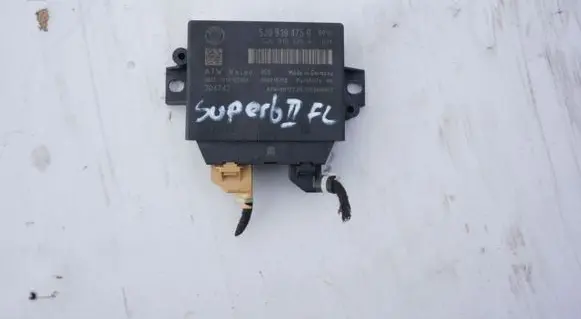 Skoda Superb B6 (3T) Parking PDC control unit/module 5J0919475B
