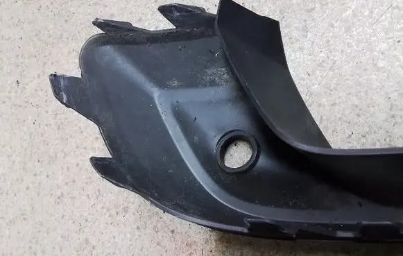 Porsche Cayenne (9Y0 9Y3) Front bumper splitter molding 9Y0807824