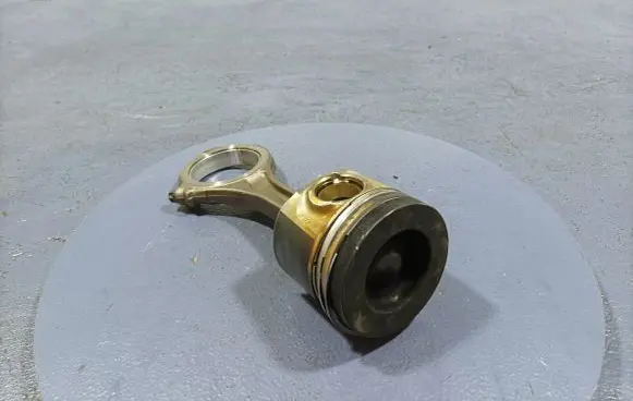 Audi A5 8T 8F Piston 