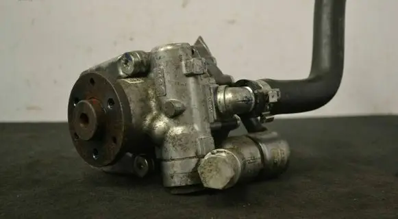 BMW 5 E60 E61 Power steering pump 6769766