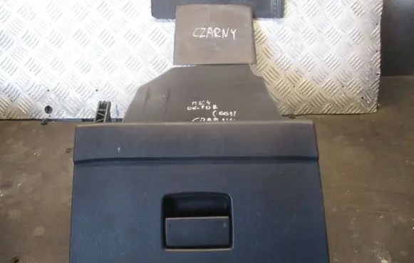 Ford Mondeo MK IV Glove box