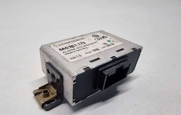 Audi A6 S6 C4 4A Alarm control unit/module 4A0951173 960130