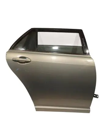 Toyota Avensis T250 Rear door