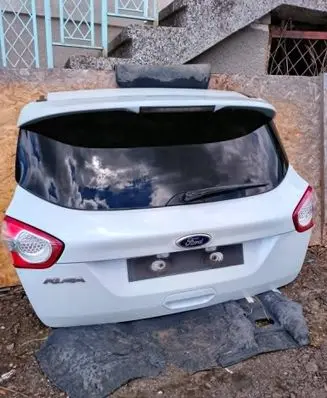 Ford Kuga I Tailgate/trunk/boot lid