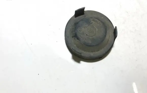 Volkswagen PASSAT B5 Headlight/headlamp dust cover 143688