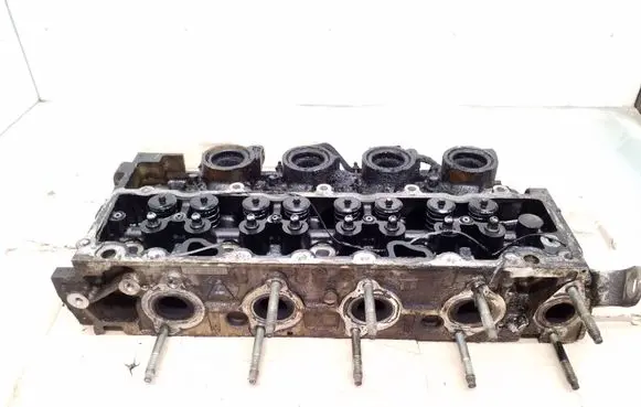 Peugeot 206 Engine head 9643477110