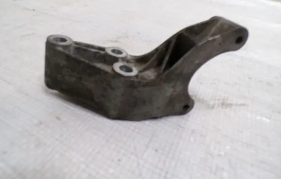 Opel Mokka Engine mounting bracket 55566438