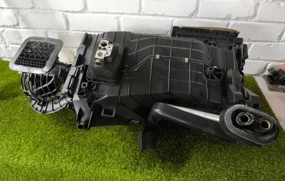 Volkswagen Multivan T5 Electric car heater 7H5820005AS 7H0820712 BC010587