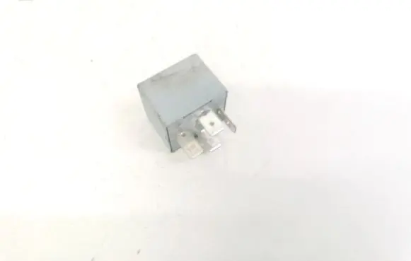 Volkswagen Golf IV Other relay 141951253B 20240072