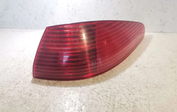 Peugeot 607 Rear/tail lights