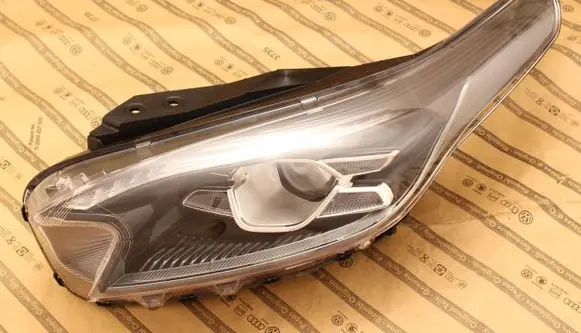 KIA Ceed Headlight/headlamp 92101J7300