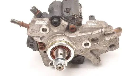 KIA Ceed Fuel injection high pressure pump 33100-2A710