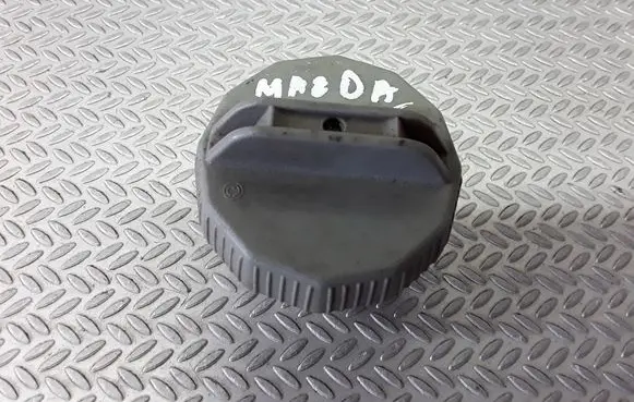 Mazda 5 Fuel tank filler cap 