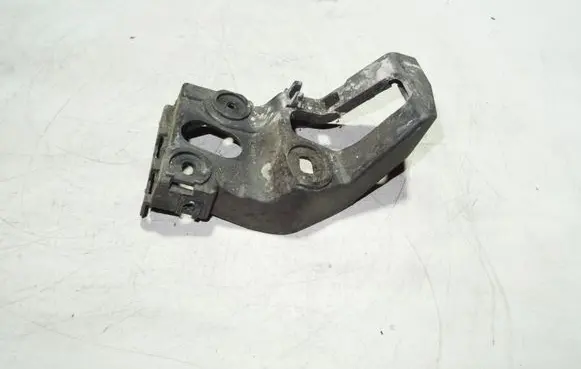 Audi A4 S4 B7 8E 8H Fender mounting bracket 8E0853921