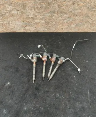 Hyundai i40 Fuel injectors set 0445110411