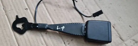 Audi A4 S4 B9 Front seatbelt buckle 4M0857755E