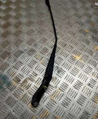 Mercedes-Benz B W245 Front wiper blade arm A1698200140