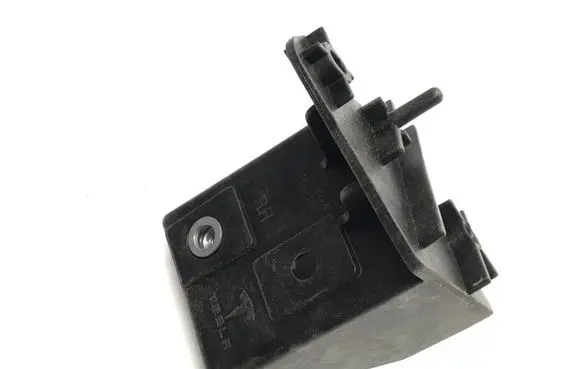Tesla Model S Front bumper mounting bracket 105553800A