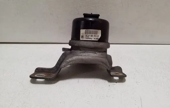 Engine mount bracket