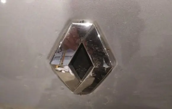 Renault Scenic II - Grand scenic II Manufacturer badge logo/emblem